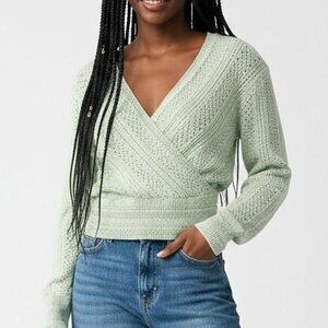 White House Black Market Light Green V-Neck Sweater Size Medium NWT